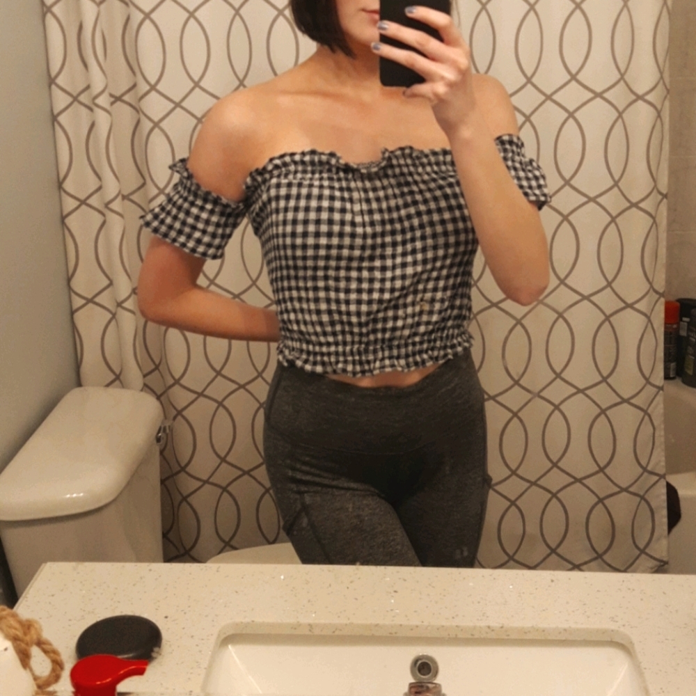 American Eagle off the shoulder top